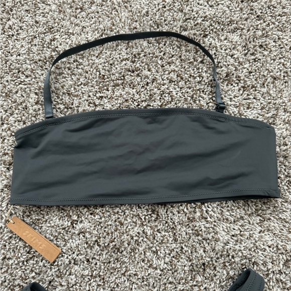 NWT SKIMS bandeau swim top, size XL - Picture 2 of 3